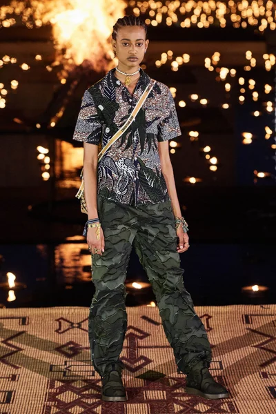 Look 28